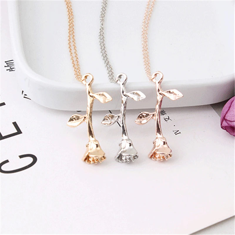 Collier pendentif rose