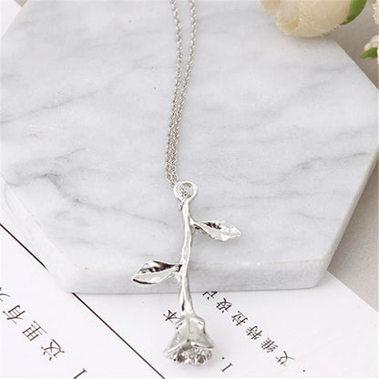Collier pendentif rose