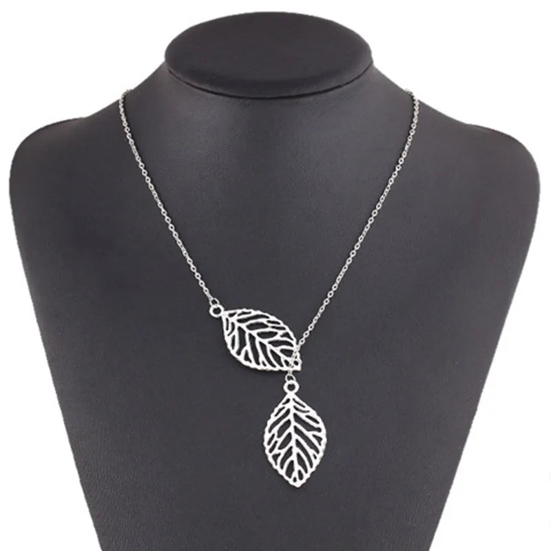 Collier feuille en argenté