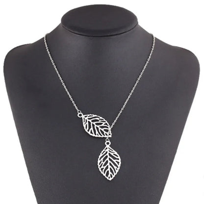 Collier feuille en argenté