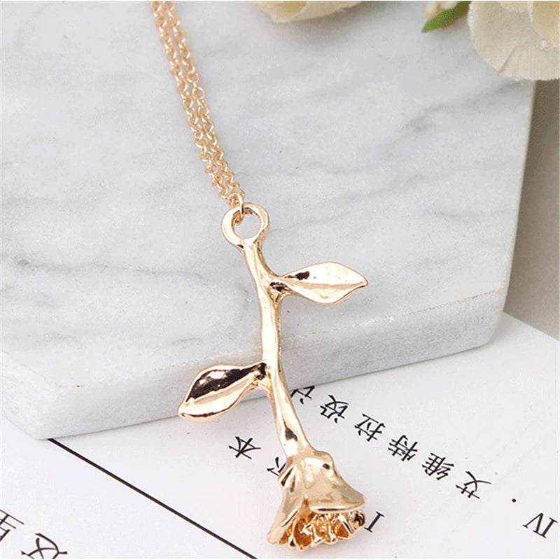 Collier pendentif rose