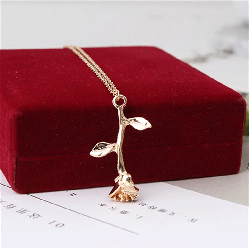 Collier pendentif rose