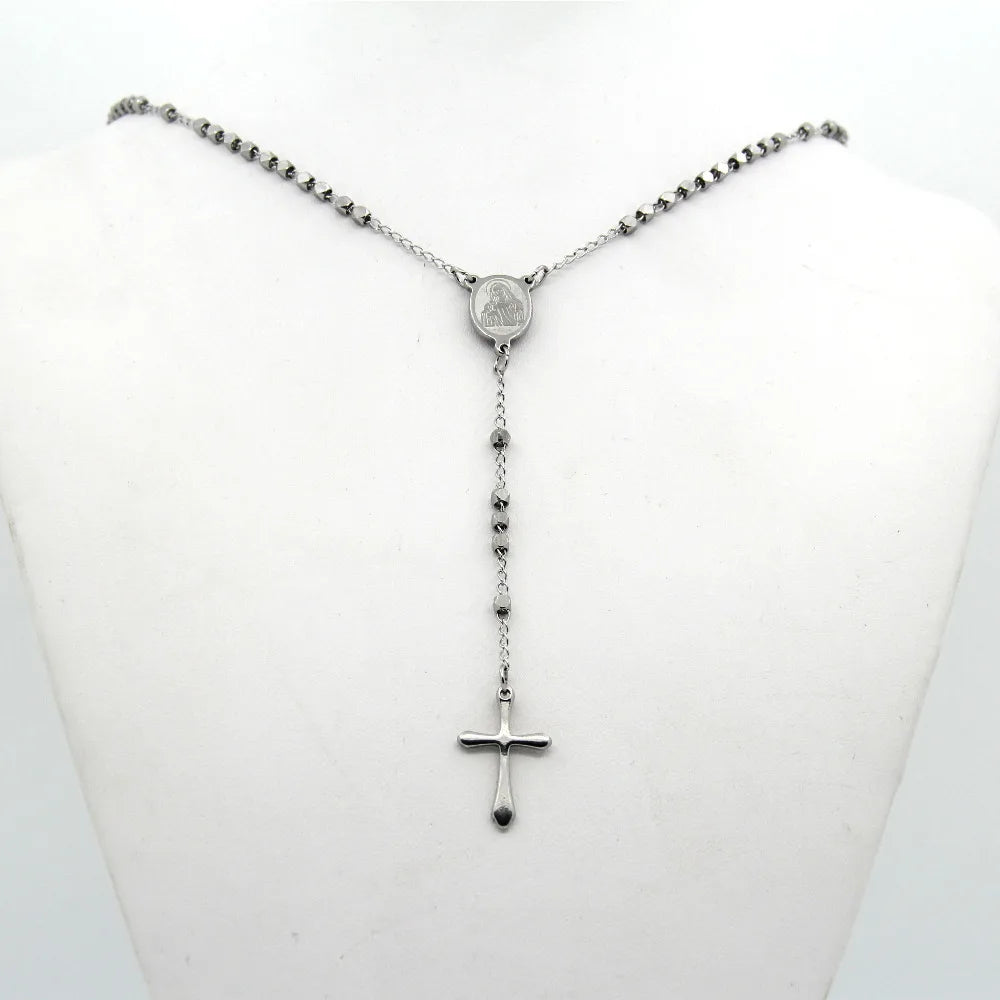 Collier chaîne sautoir avec croix