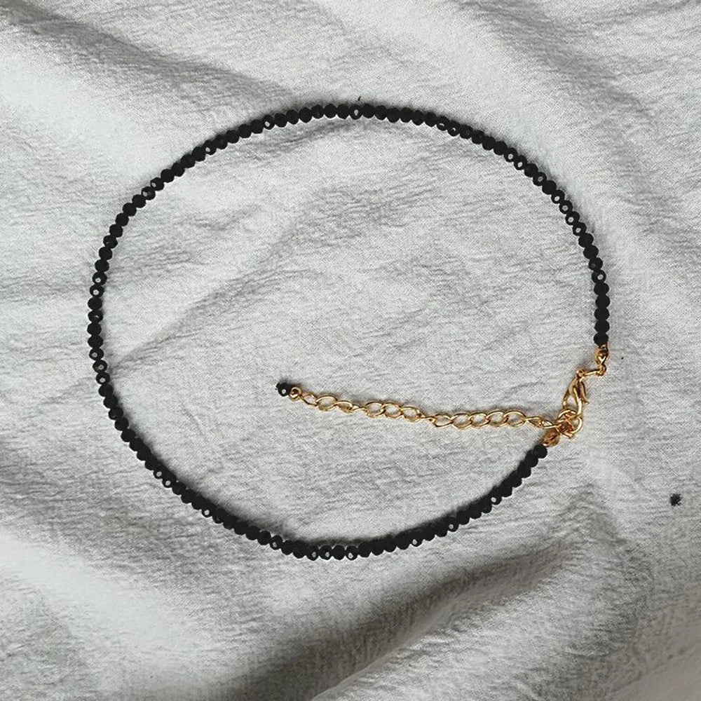 Collier ras de cou perles noires