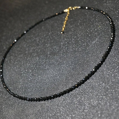 Collier ras de cou perles noires