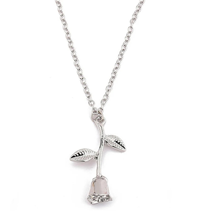 Collier pendentif rose
