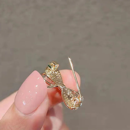 Broche fleur intemporelle