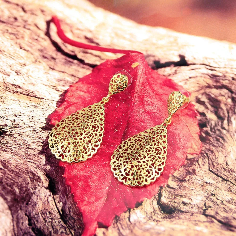 Boucles d'oreilles pendantes en doré
