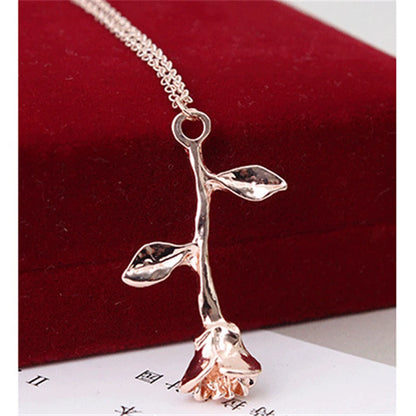 Collier pendentif rose