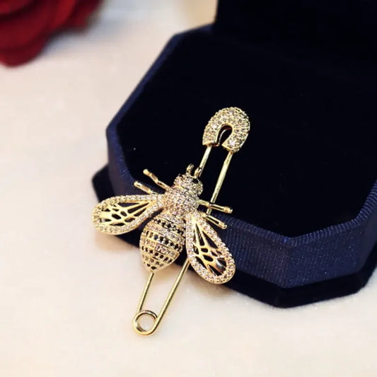 Broche abeille en cristal
