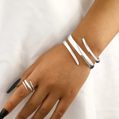 Bracelet jonc géométrique en doré