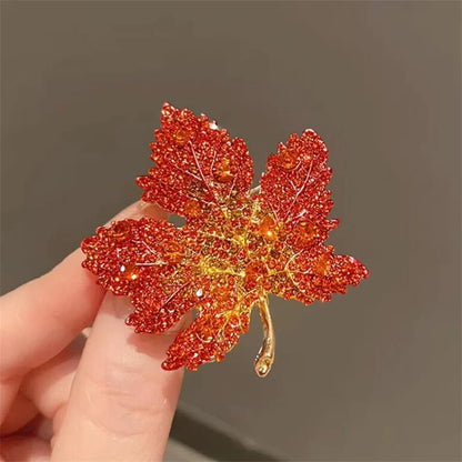 Broche feuille en cristal