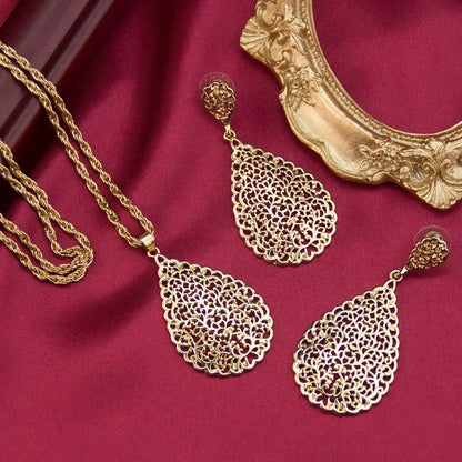 Boucles d'oreilles pendantes en doré